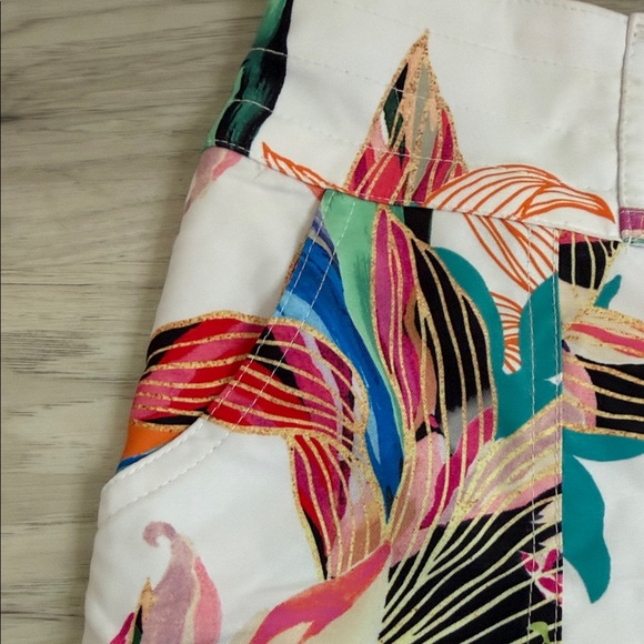 La Blanca Colorful Women's Floral Board Shorts size XS - Picture 4 of 9